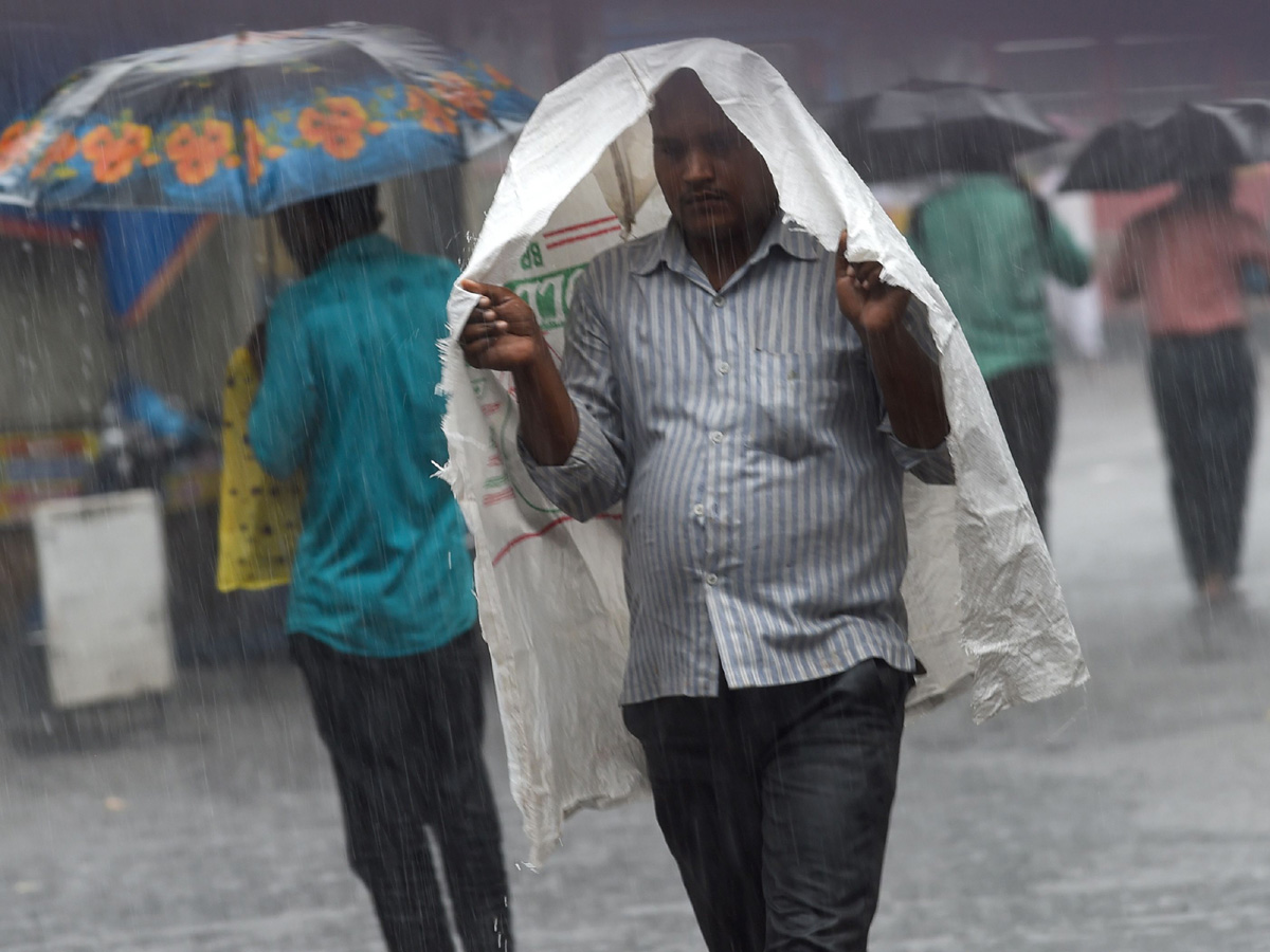 Heavy Rain in Mumbai Photo Gallery - Sakshi33