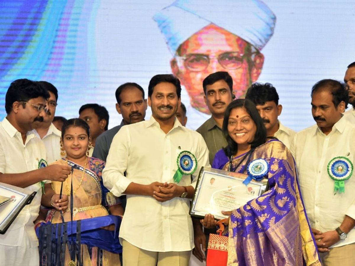 AP Cm Ys Jagan Participated Teachers Day Celebration Vijayawada Photo Gallery - Sakshi2