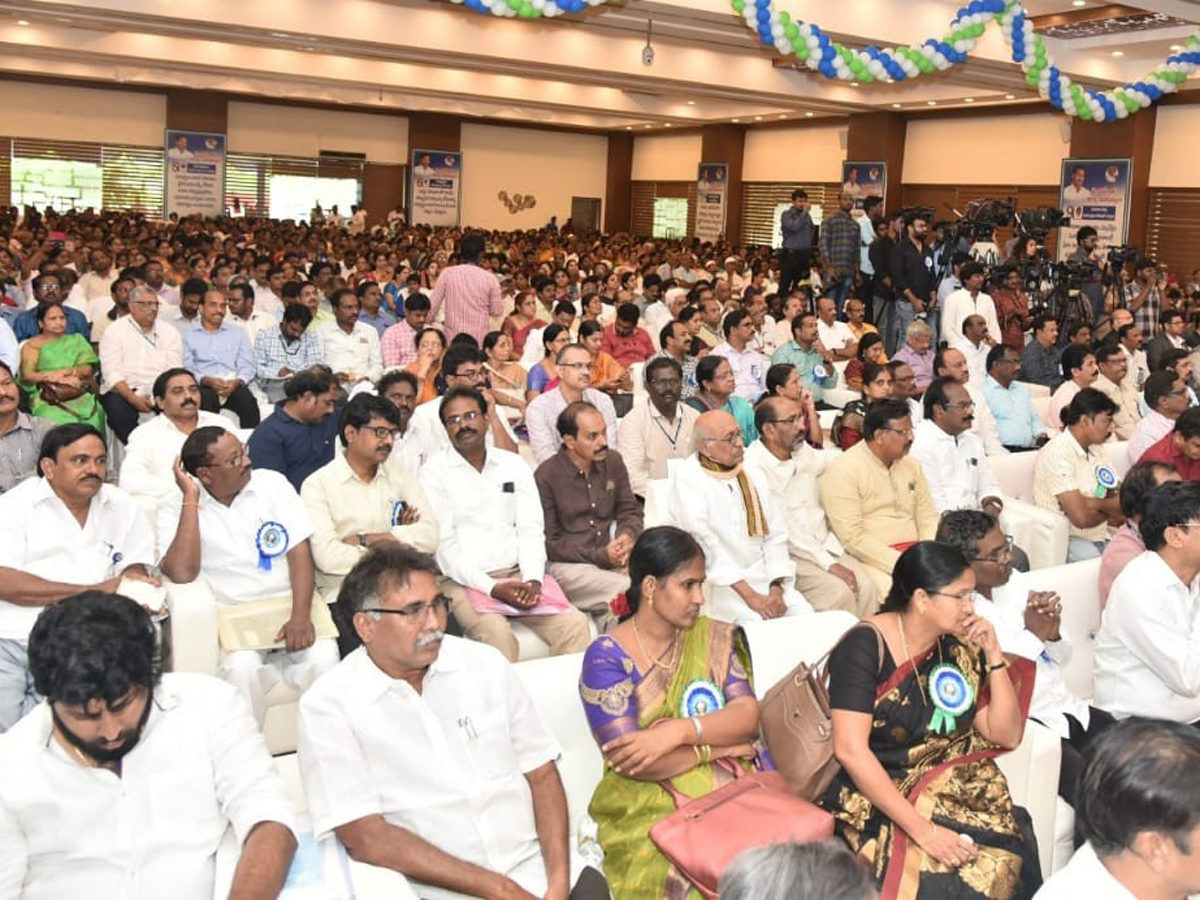 AP Cm Ys Jagan Participated Teachers Day Celebration Vijayawada Photo Gallery - Sakshi7