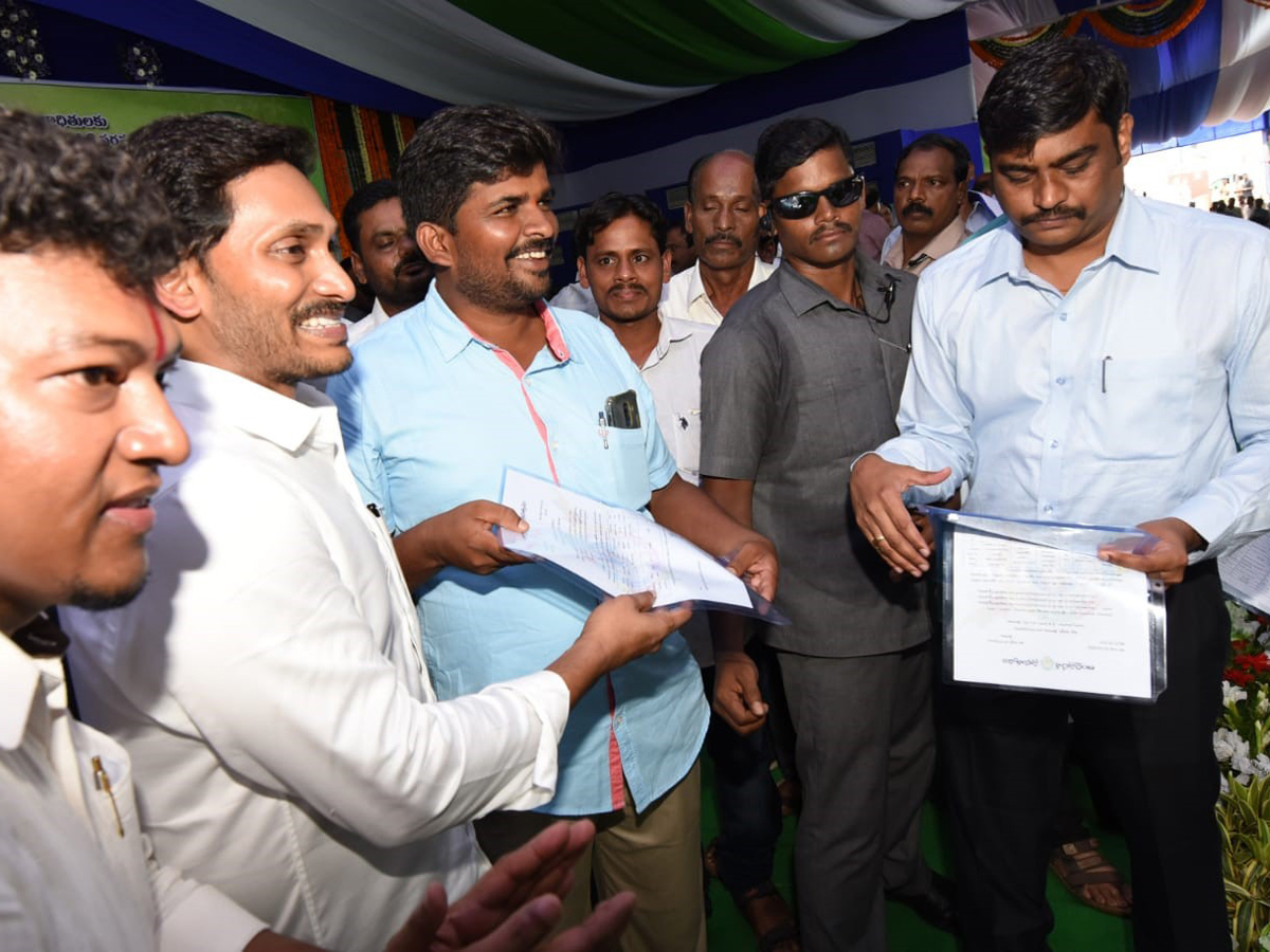 YS Jagan Mohan Reddy in Vista Srikakulam Photo Gallery - Sakshi15