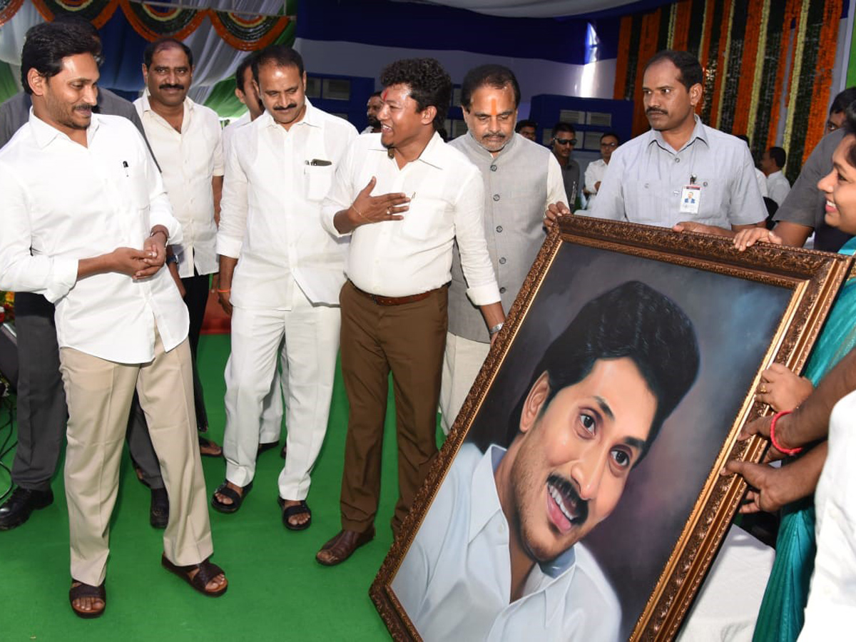 YS Jagan Mohan Reddy in Vista Srikakulam Photo Gallery - Sakshi7