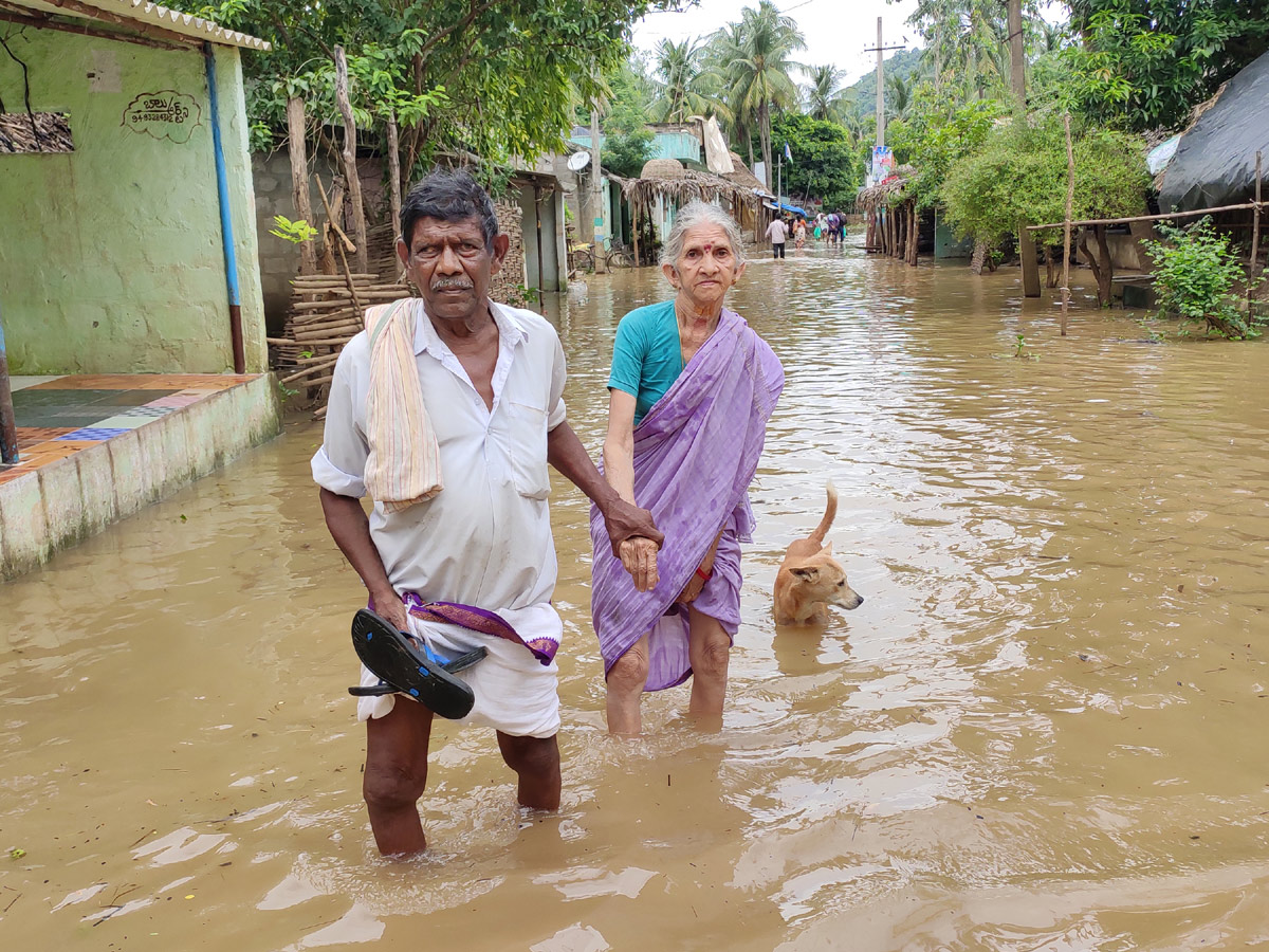 Heavy Flood Water flows To Godavari River Photo Gallery - Sakshi11