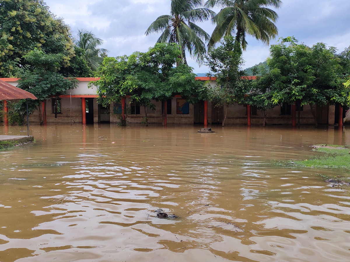 Heavy Flood Water flows To Godavari River Photo Gallery - Sakshi12