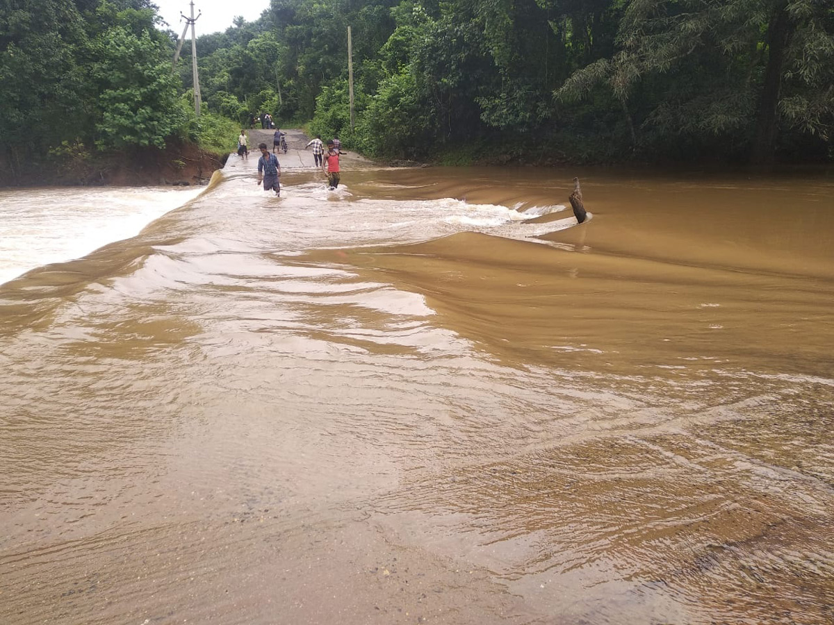 Heavy Flood Water flows To Godavari River Photo Gallery - Sakshi2