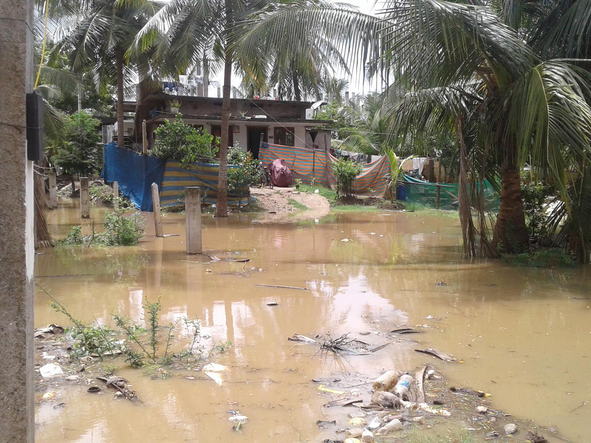 Heavy Flood Water flows To Godavari River Photo Gallery - Sakshi34