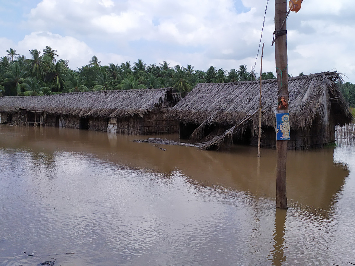 Heavy Flood Water flows To Godavari River Photo Gallery - Sakshi41