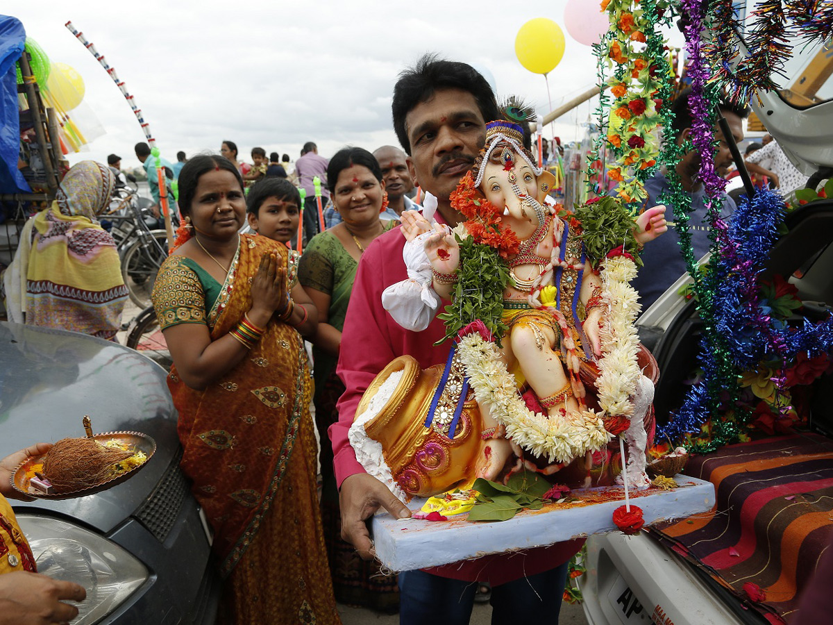 Hyderabad Ganesh Nimajjanam in Tank Bund Photo Gallery - Sakshi12