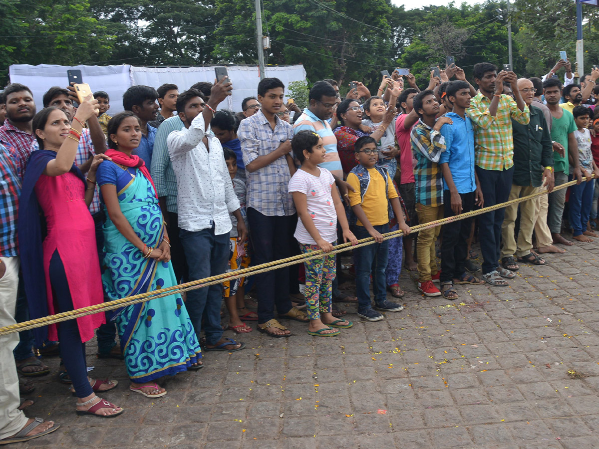 Hyderabad Ganesh Nimajjanam in Tank Bund Photo Gallery - Sakshi37