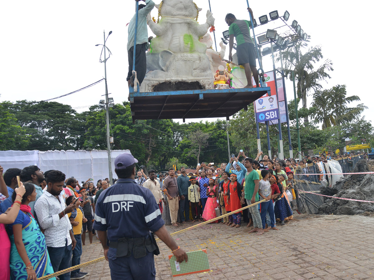 Hyderabad Ganesh Nimajjanam in Tank Bund Photo Gallery - Sakshi38