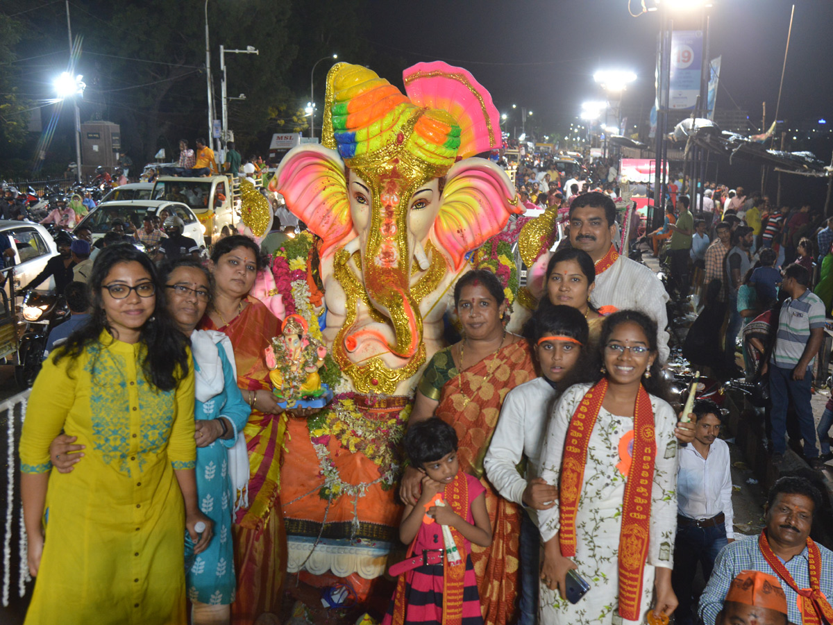 Hyderabad Ganesh Nimajjanam in Tank Bund Photo Gallery - Sakshi7