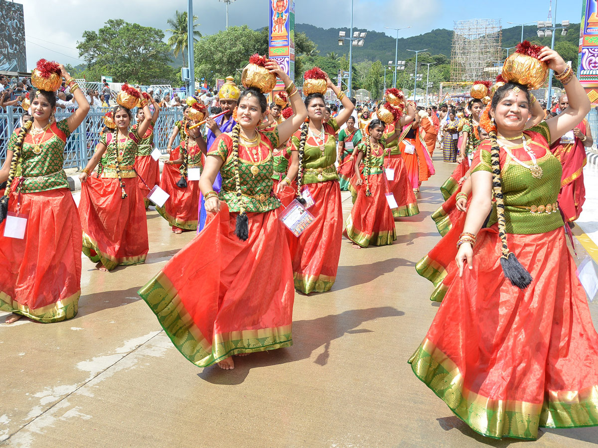 Bramotsavams Sri vari Chinnasesha Vahana at Tirumala Photo Gallery - Sakshi15