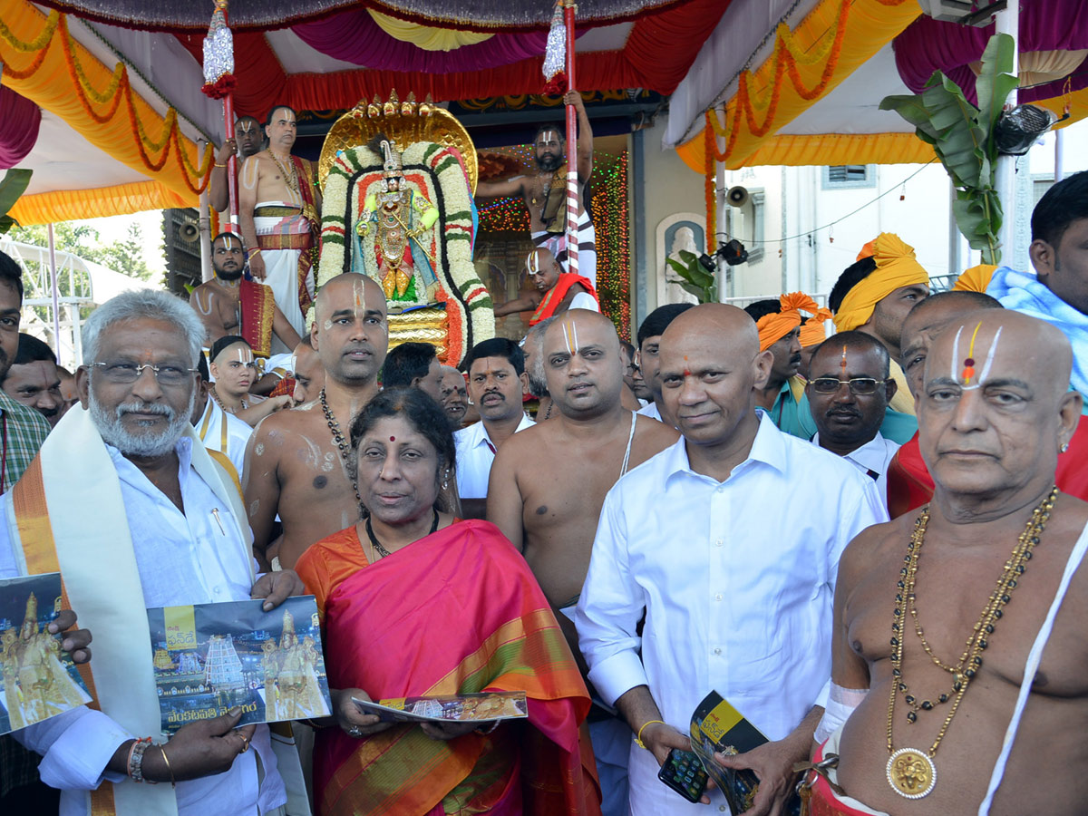 Bramotsavams Sri vari Chinnasesha Vahana at Tirumala Photo Gallery - Sakshi36