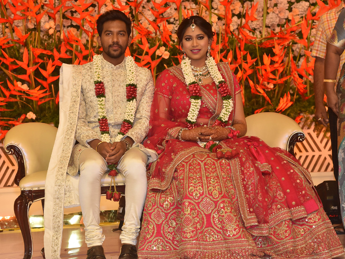 AP Home Minister Mekathoti Sucharitha Daughter Wedding Reception Photo Gallery - Sakshi10