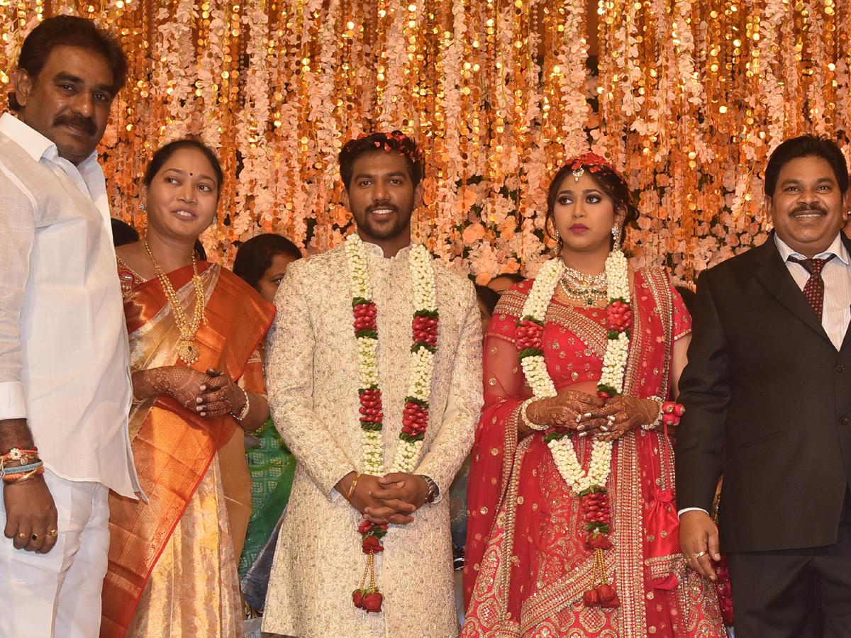 AP Home Minister Mekathoti Sucharitha Daughter Wedding Reception Photo Gallery - Sakshi11