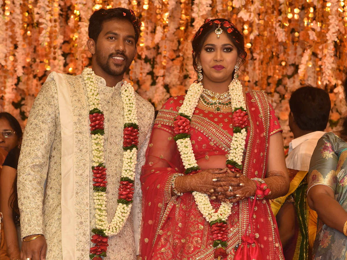 AP Home Minister Mekathoti Sucharitha Daughter Wedding Reception Photo Gallery - Sakshi16