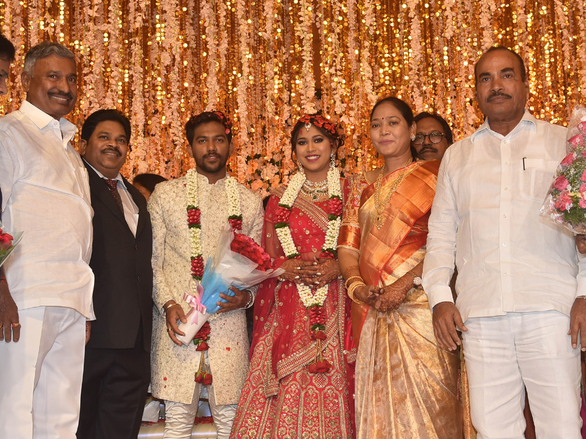 AP Home Minister Mekathoti Sucharitha Daughter Wedding Reception Photo Gallery - Sakshi17