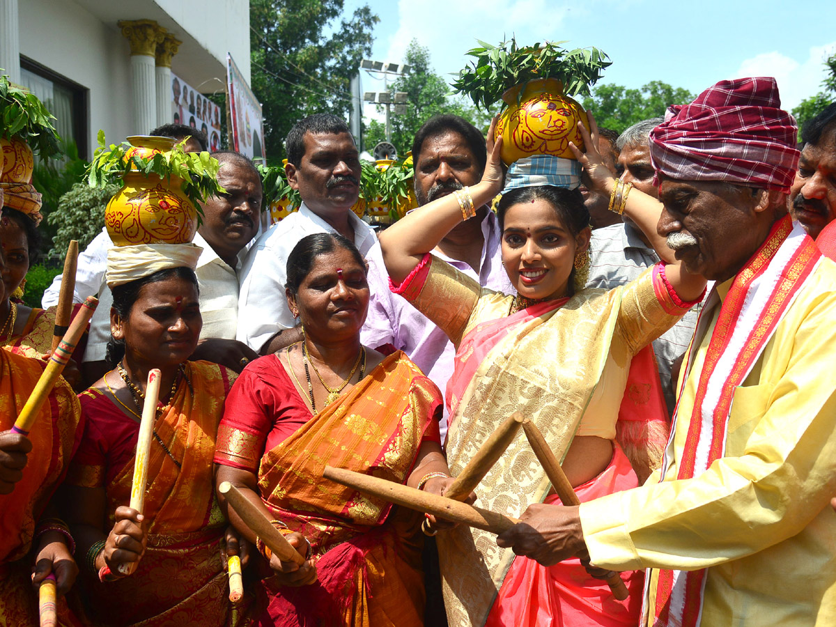 Bandaru Dattatreya Alai Balai in Jal Vihar Photo Gallery - Sakshi15