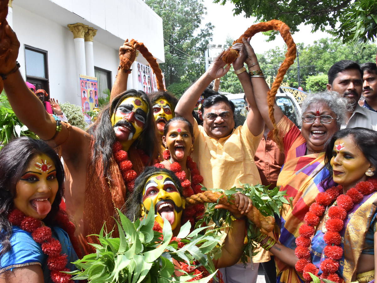 Bandaru Dattatreya Alai Balai in Jal Vihar Photo Gallery - Sakshi31