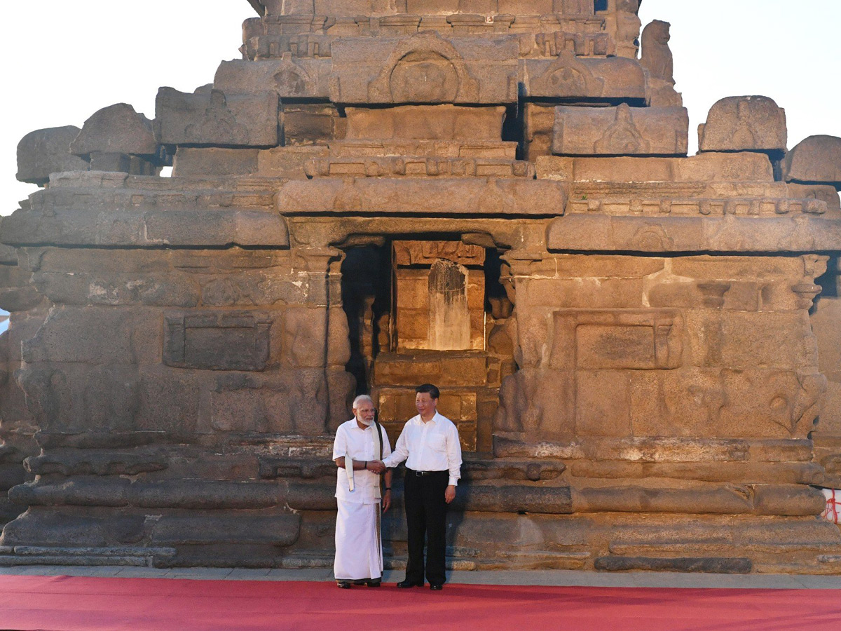 Prime Minister Narendra Modi with Chinese President Xi Jinping in Mamallapuram Photo Gallery - Sakshi7