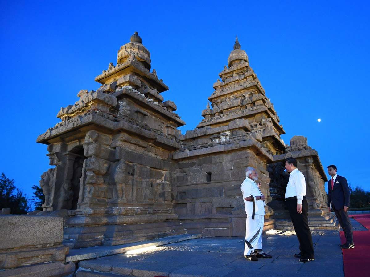 Prime Minister Narendra Modi with Chinese President Xi Jinping in Mamallapuram Photo Gallery - Sakshi9