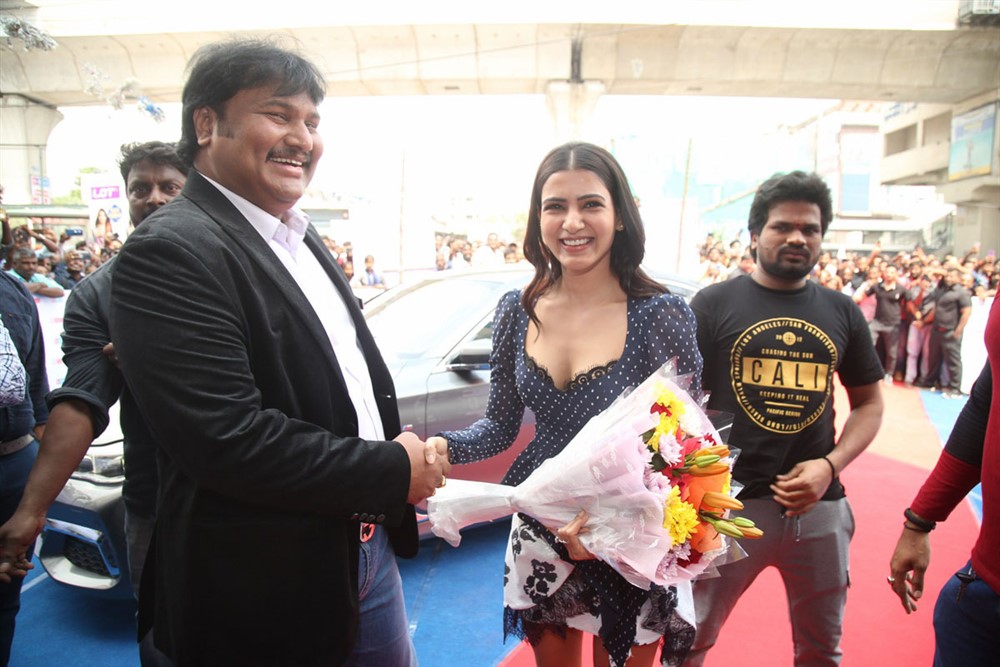 Samantha Launches Oneplus Mobiles at BIG C Photo Gallery - Sakshi9