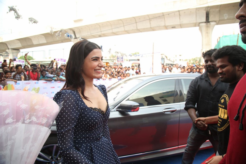 Samantha Launches Oneplus Mobiles at BIG C Photo Gallery - Sakshi10