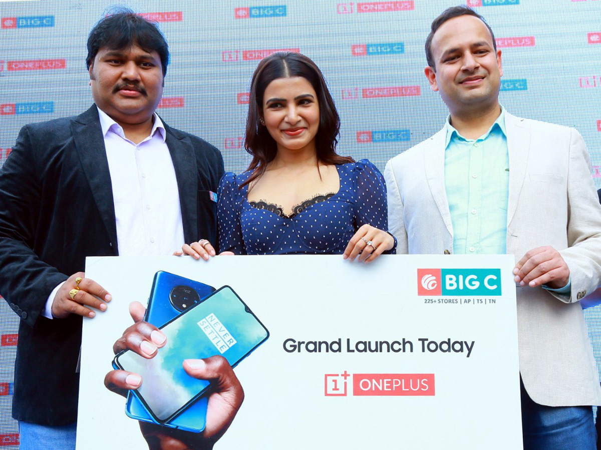 Samantha Launches Oneplus Mobiles at BIG C Photo Gallery - Sakshi2