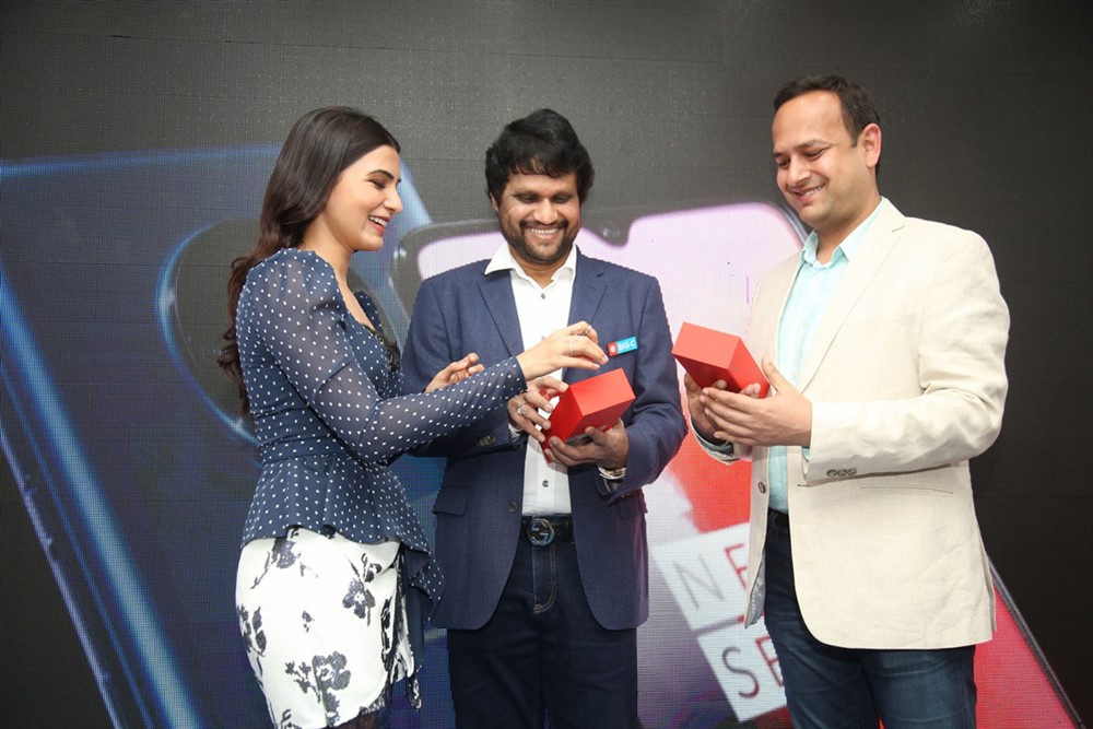 Samantha Launches Oneplus Mobiles at BIG C Photo Gallery - Sakshi4