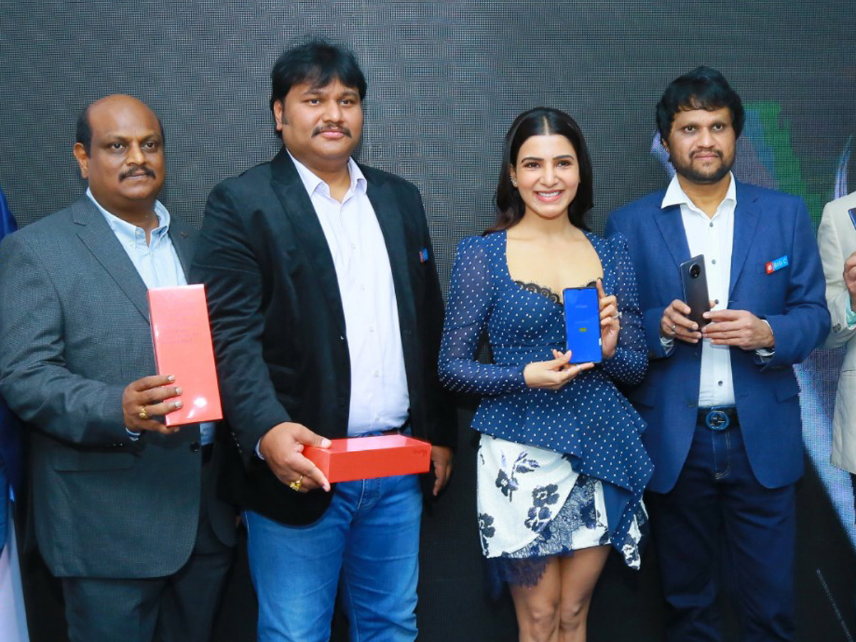 Samantha Launches Oneplus Mobiles at BIG C Photo Gallery - Sakshi5