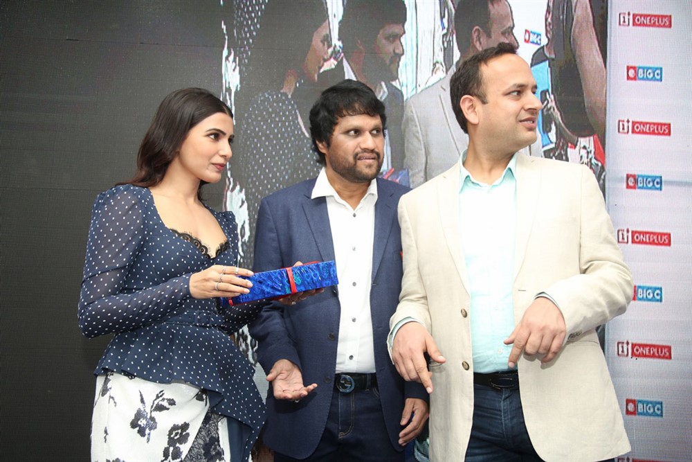 Samantha Launches Oneplus Mobiles at BIG C Photo Gallery - Sakshi6