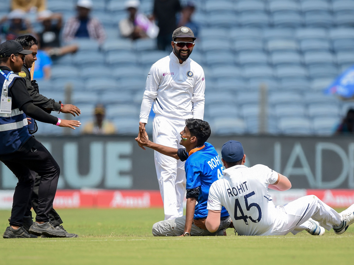 Fan Who Ran Towards The Meet Indian Batsman Rohit Sharma - Sakshi11