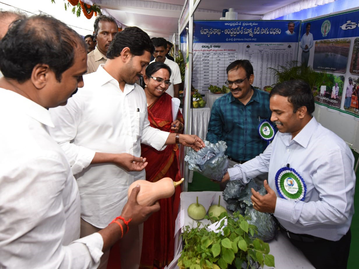 Cm Ys Jagan Launches Ysr Rythu Bharosa at Nellore Photo Gallery - Sakshi16