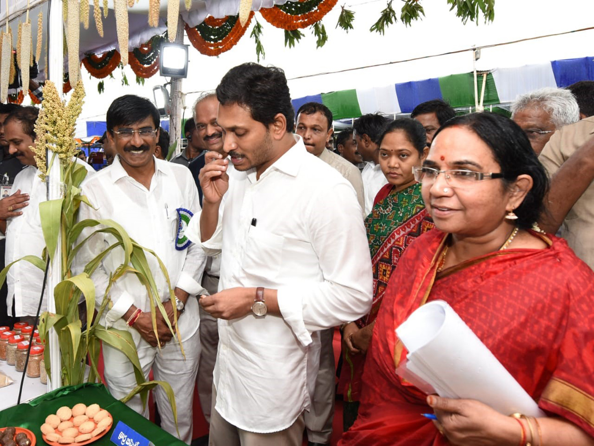 Cm Ys Jagan Launches Ysr Rythu Bharosa at Nellore Photo Gallery - Sakshi5