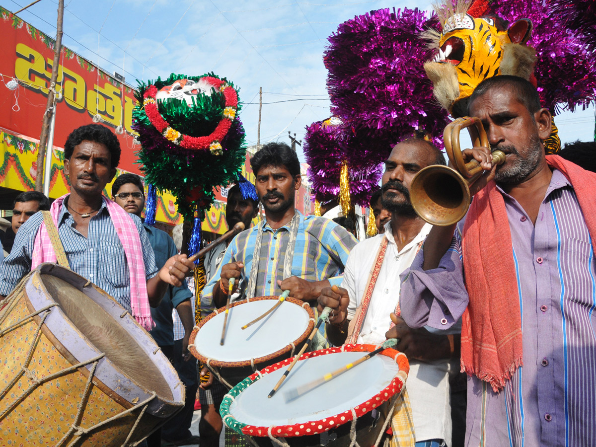 Paiditalli Ammavari Sirimanotsavam In Vizianagaram Photo Gallery - Sakshi17