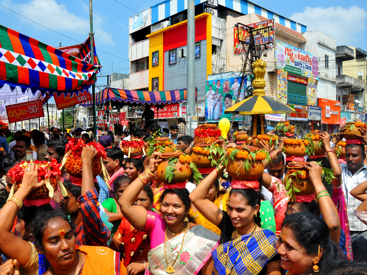 Paiditalli Ammavari Sirimanotsavam In Vizianagaram Photo Gallery - Sakshi29