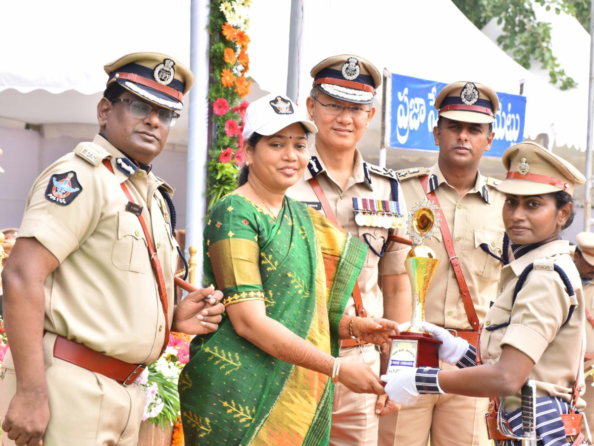 DSP Passing Out Parade of 2018 Batch Held at Magalagari Photo Gallery - Sakshi12