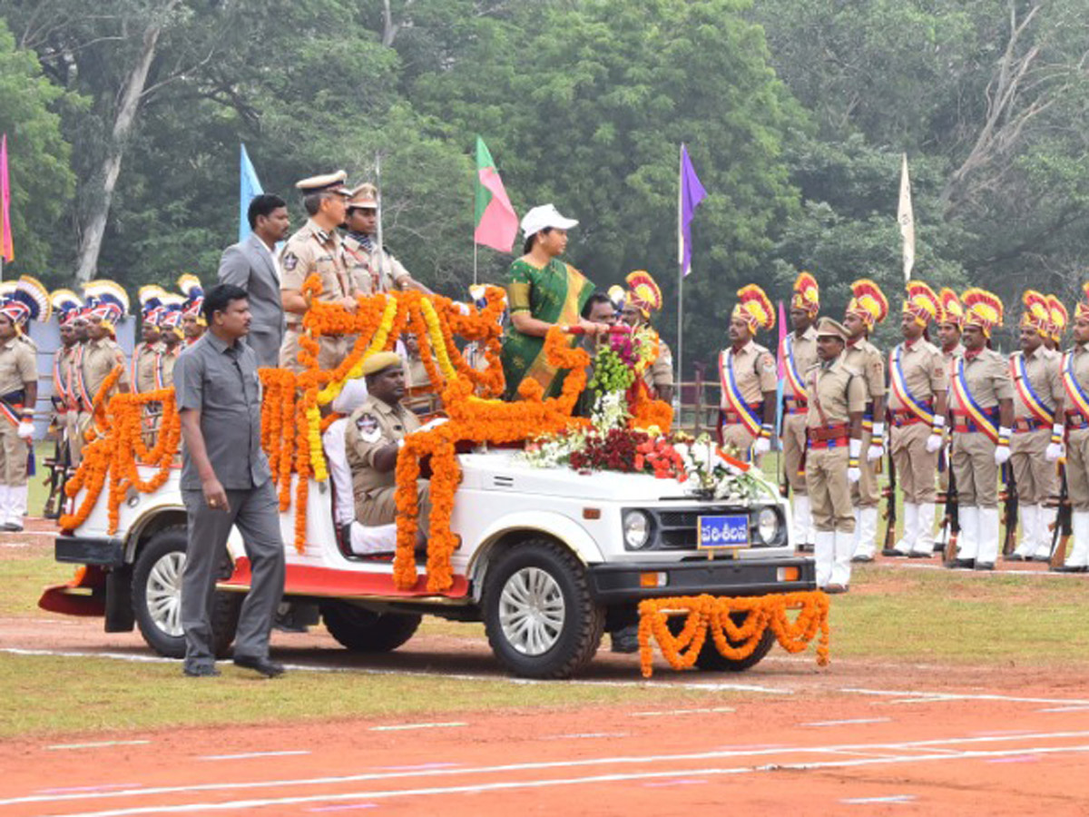 DSP Passing Out Parade of 2018 Batch Held at Magalagari Photo Gallery - Sakshi17