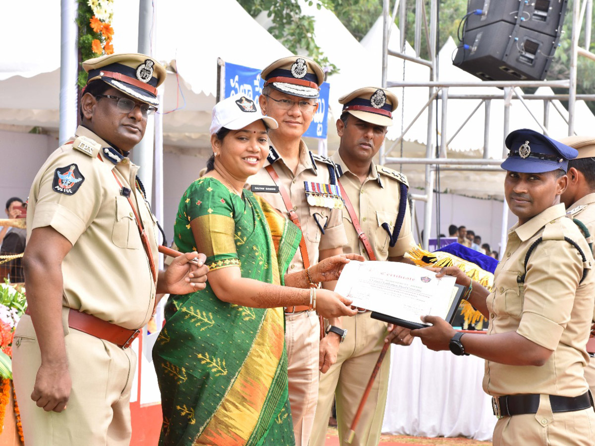 DSP Passing Out Parade of 2018 Batch Held at Magalagari Photo Gallery - Sakshi20