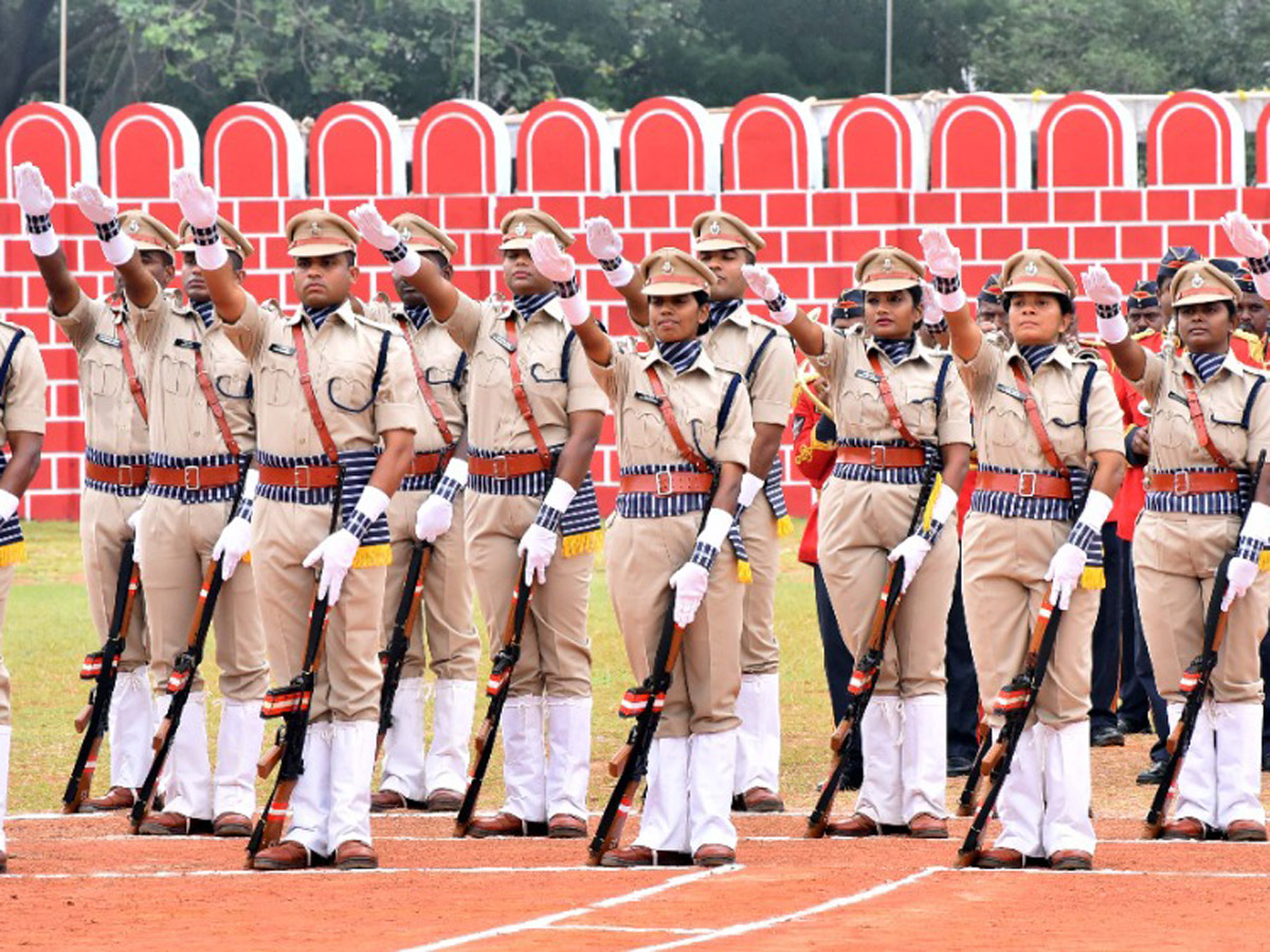 DSP Passing Out Parade of 2018 Batch Held at Magalagari Photo Gallery - Sakshi25