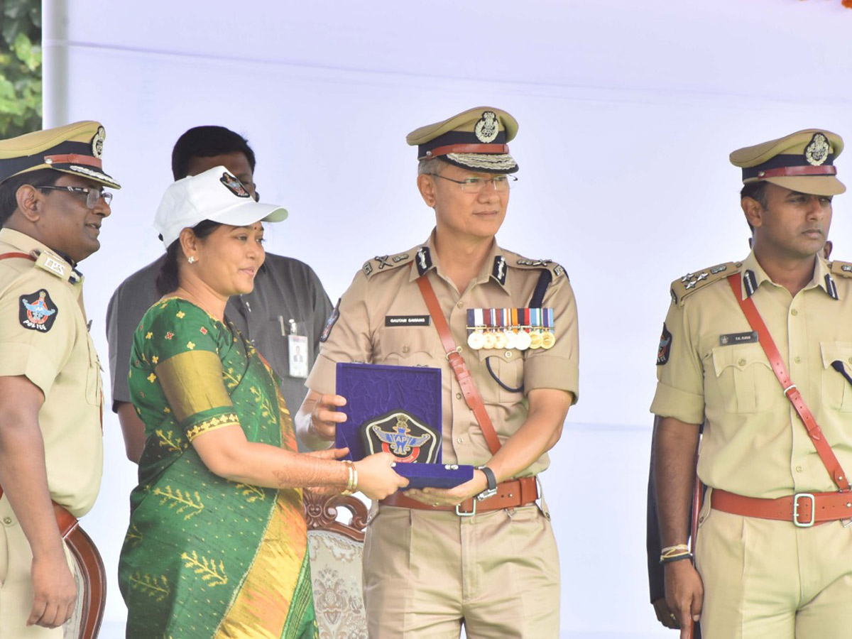 DSP Passing Out Parade of 2018 Batch Held at Magalagari Photo Gallery - Sakshi30