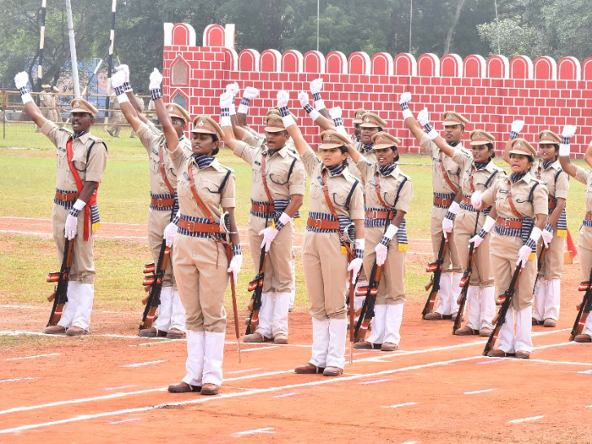 DSP Passing Out Parade of 2018 Batch Held at Magalagari Photo Gallery - Sakshi31