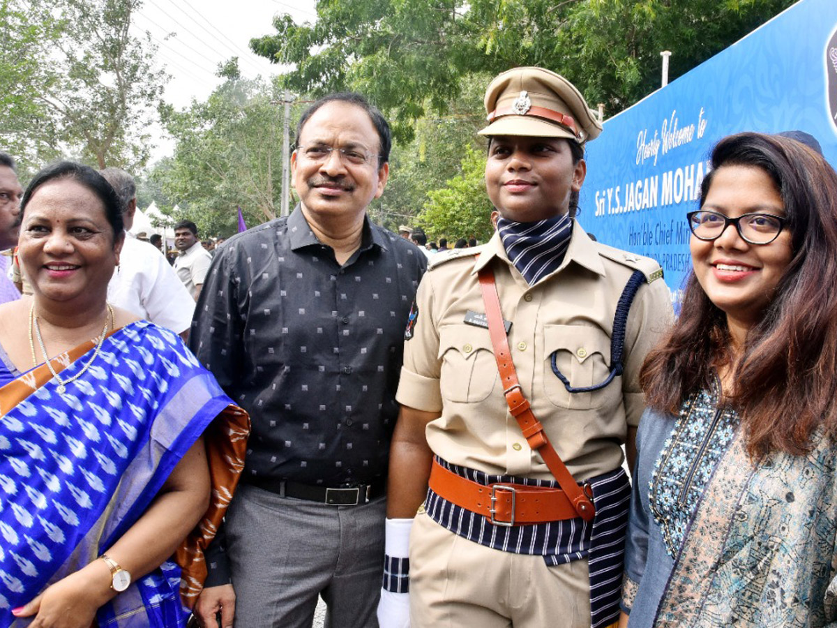 DSP Passing Out Parade of 2018 Batch Held at Magalagari Photo Gallery - Sakshi33