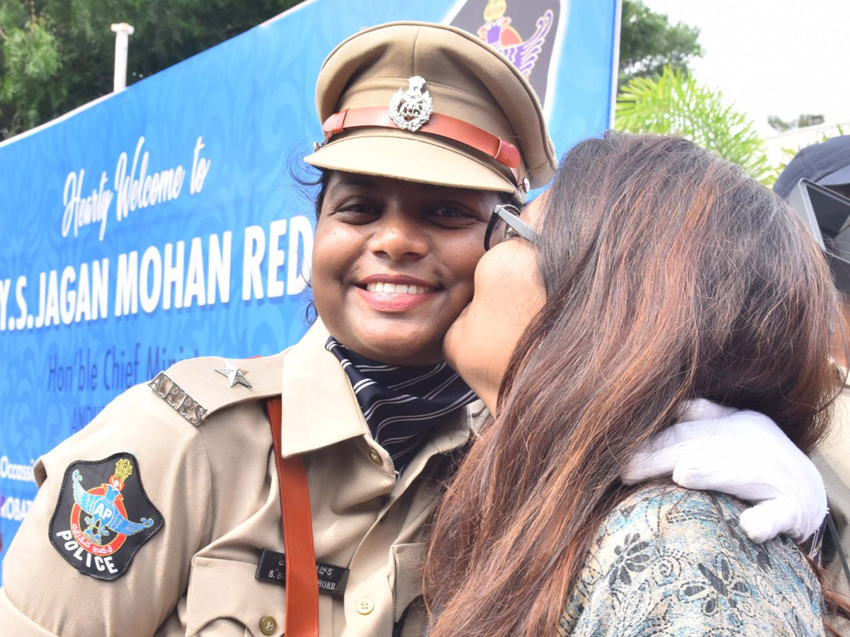 DSP Passing Out Parade of 2018 Batch Held at Magalagari Photo Gallery - Sakshi34