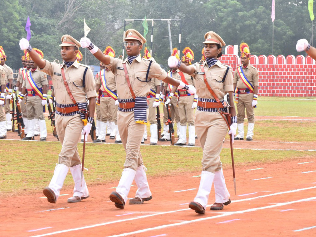 DSP Passing Out Parade of 2018 Batch Held at Magalagari Photo Gallery - Sakshi37