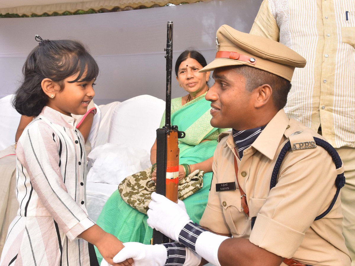 DSP Passing Out Parade of 2018 Batch Held at Magalagari Photo Gallery - Sakshi4