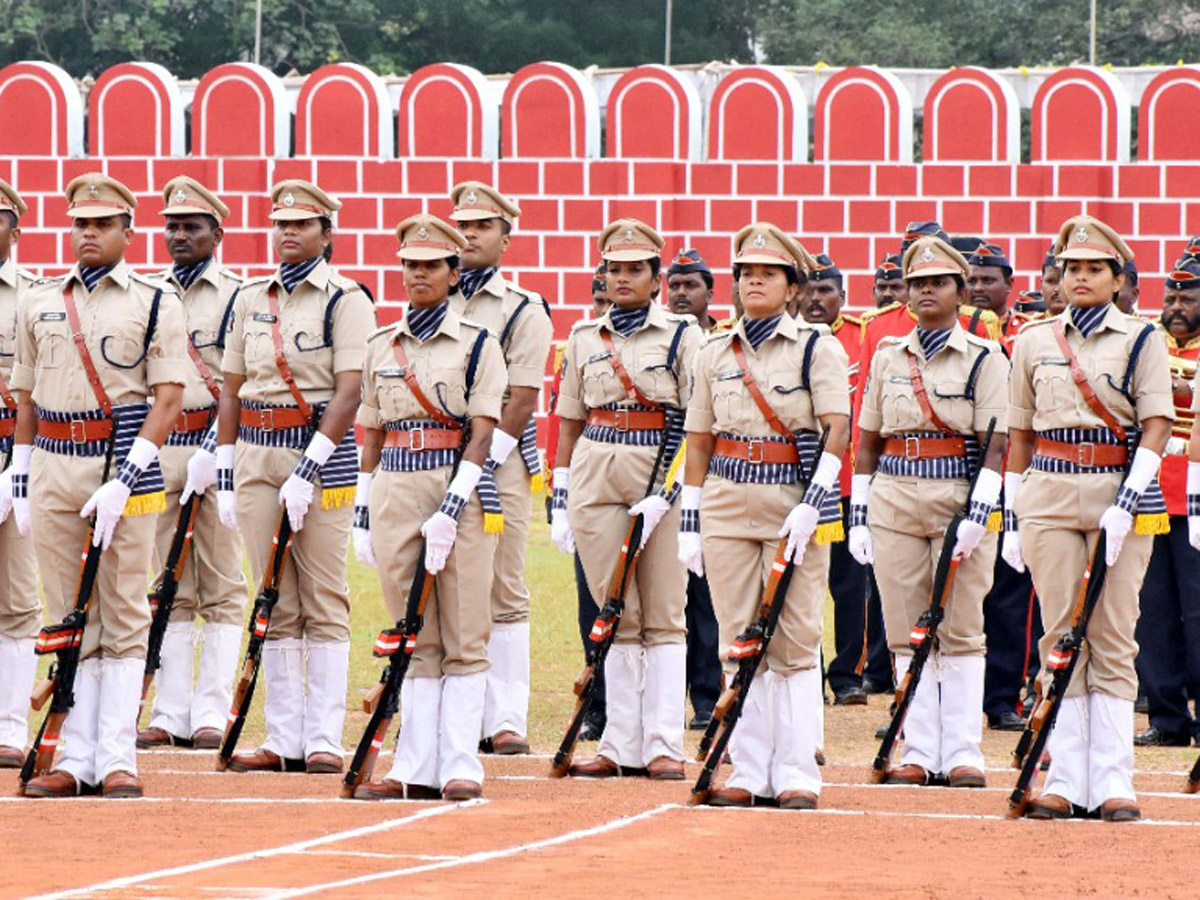 DSP Passing Out Parade of 2018 Batch Held at Magalagari Photo Gallery - Sakshi5