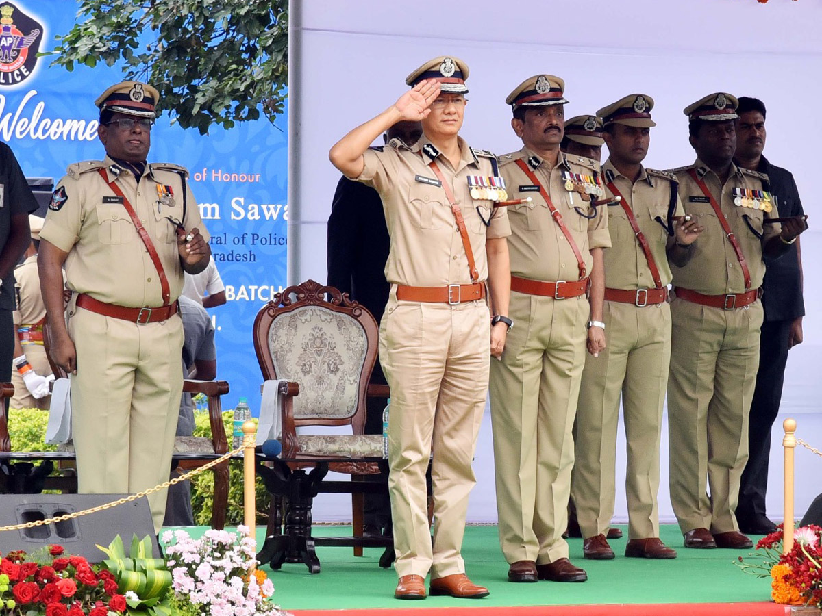 DSP Passing Out Parade of 2018 Batch Held at Magalagari Photo Gallery - Sakshi6