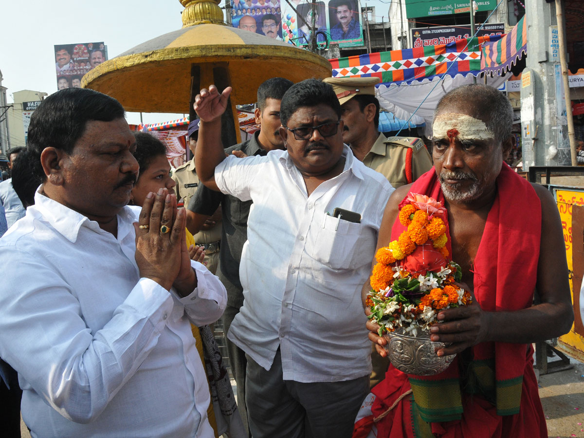 Paiditalli Ammavari Sirimanotsavam In Vizianagaram Photo Gallery - Sakshi18