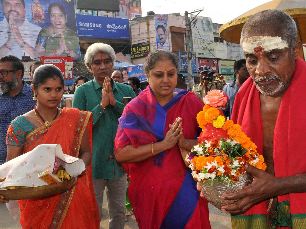 Paiditalli Ammavari Sirimanotsavam In Vizianagaram Photo Gallery - Sakshi19