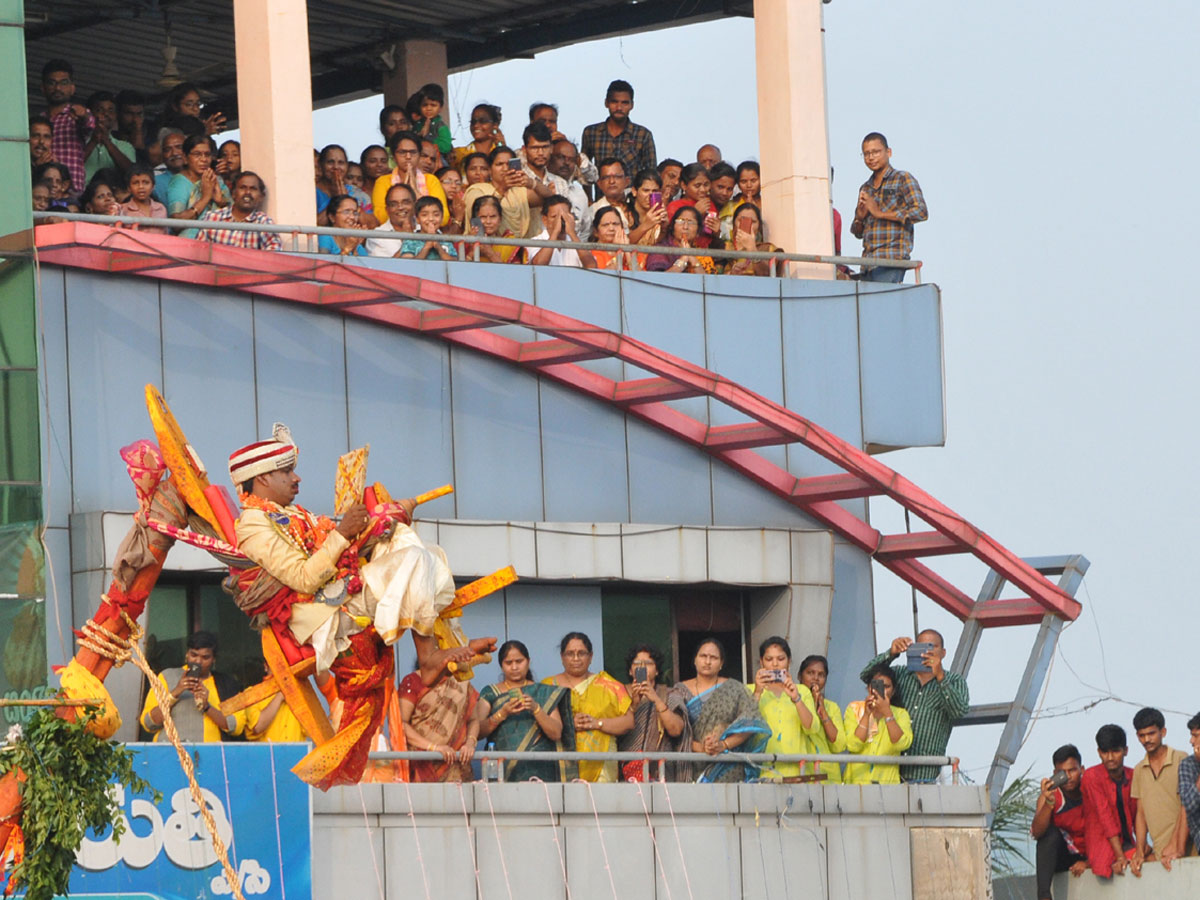 Paiditalli Ammavari Sirimanotsavam In Vizianagaram Photo Gallery - Sakshi28